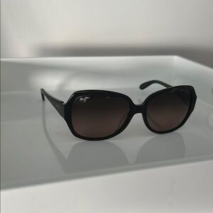 Maui Jim Black Sunglasses